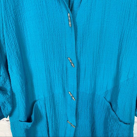 Soft Surroundings  Blue Top button up size Large - Picture 5 of 6